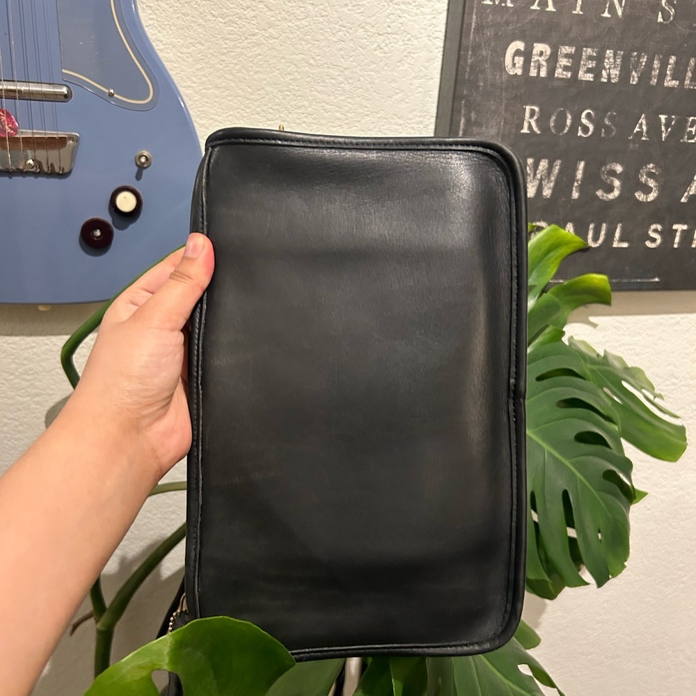 Vintage Coach Zippered Clutch Crossbody Bag New York City 9455 Black - Picture 7 of 10